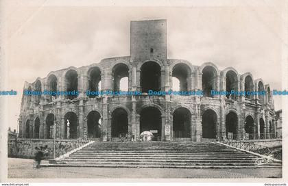 R018804 Arles en Provence. Les Arenes. Amphitheatre Romain. George Arles