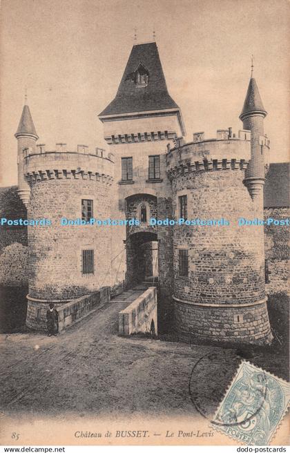 R285995 Chateau de Busset le Pont Levis Postcard