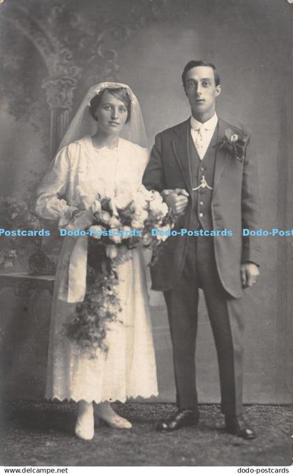 R422965 Wedding couple Welch Postcard