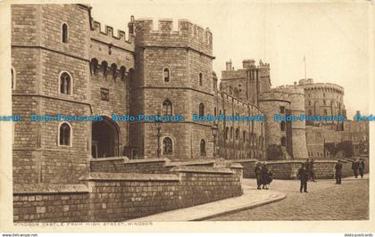 R639296 Windsor. Windsor Castle From High Street. Daily News