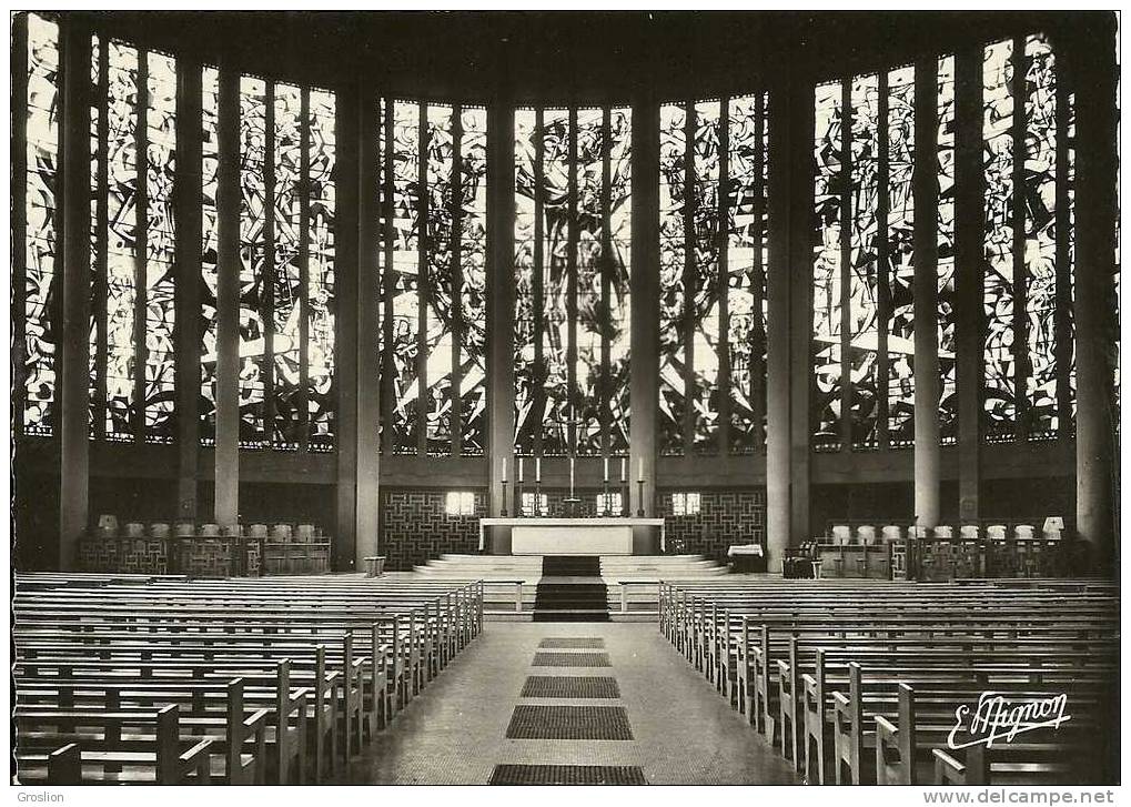 YVETOT N° 9808 - INTERIEUR DE L'EGLISE SAINT-PIERRE  SES VITRAUX ( PAR MAX INGRAND)