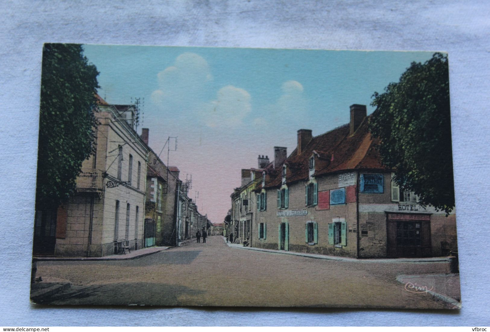 Yzeures, la Grande rue, Indre et Loire 37