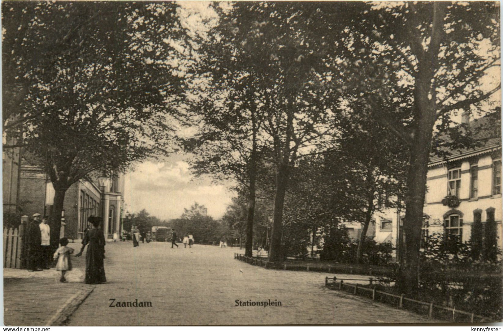 Zaandam - Stationsplein