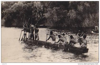 Afrique - Zambie - Chutes Victoria - Pirogue