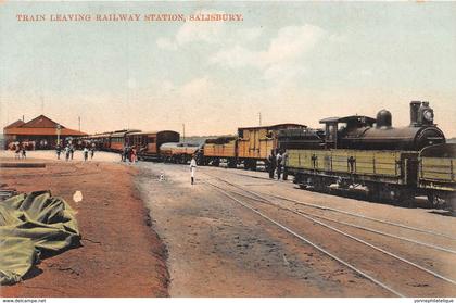 Zambie / 02 - Salisbury - Train leaving Railway Station