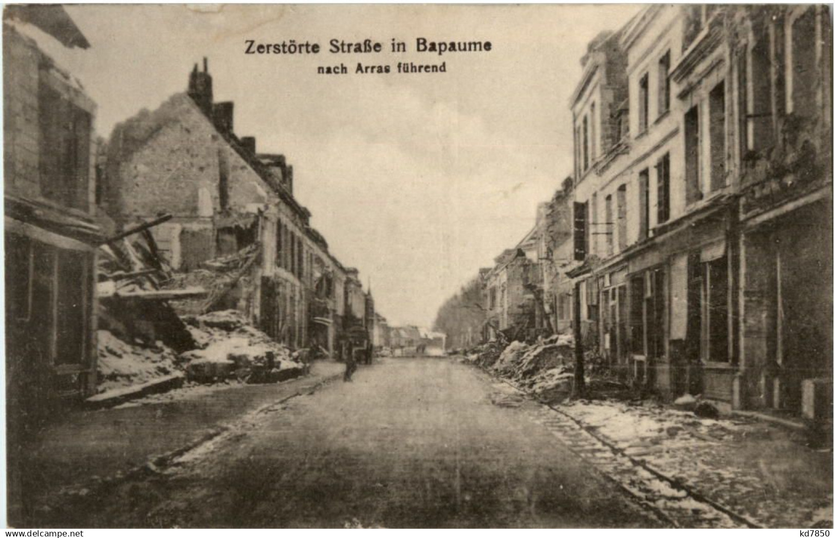 Zerstörte Strasse in Bapaume