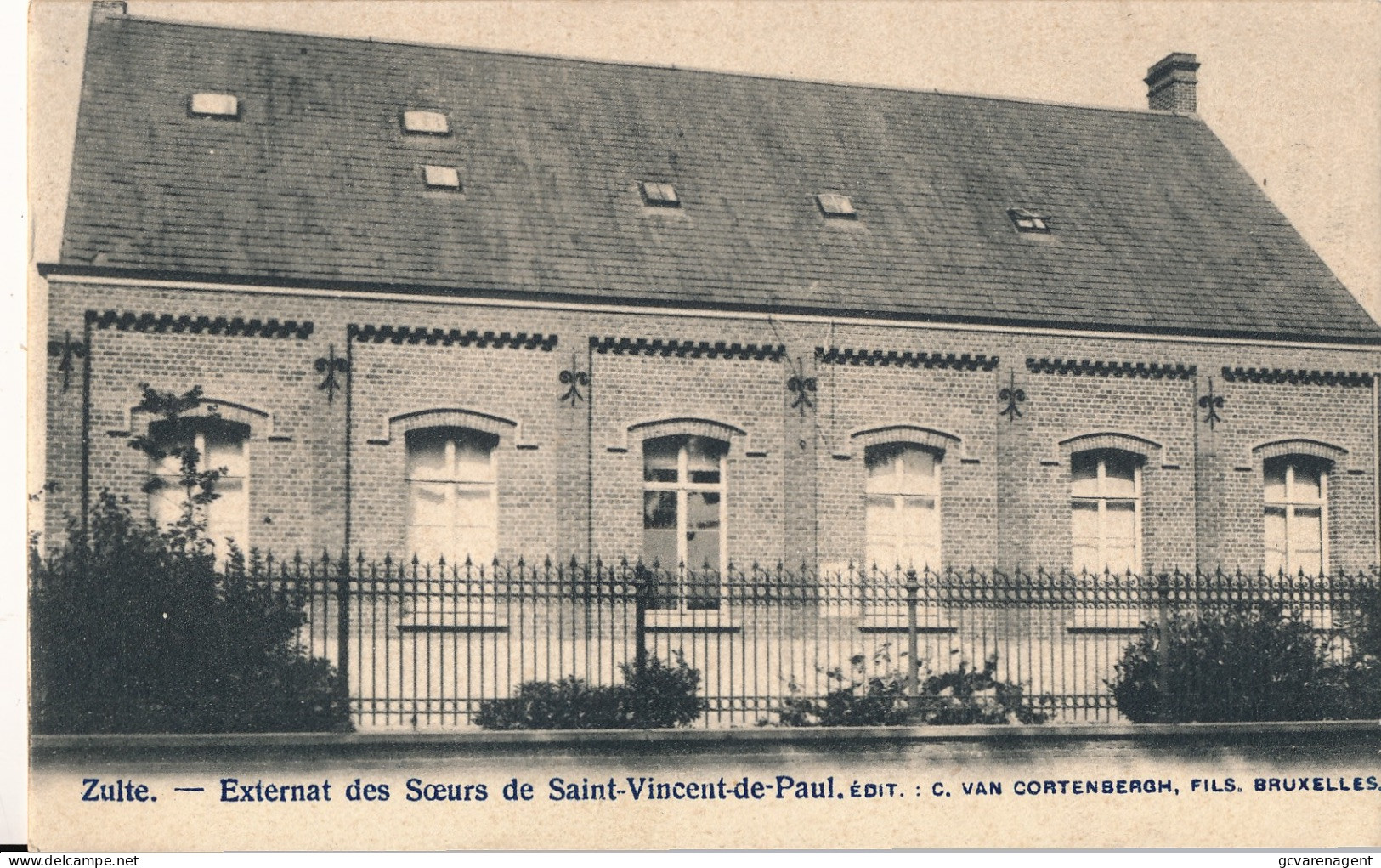 ZULTE    EXTERNAT DES SOEURS DE SAINT VINCENT DE PAUL   FACADE PRINCIPALE         2 SCANS