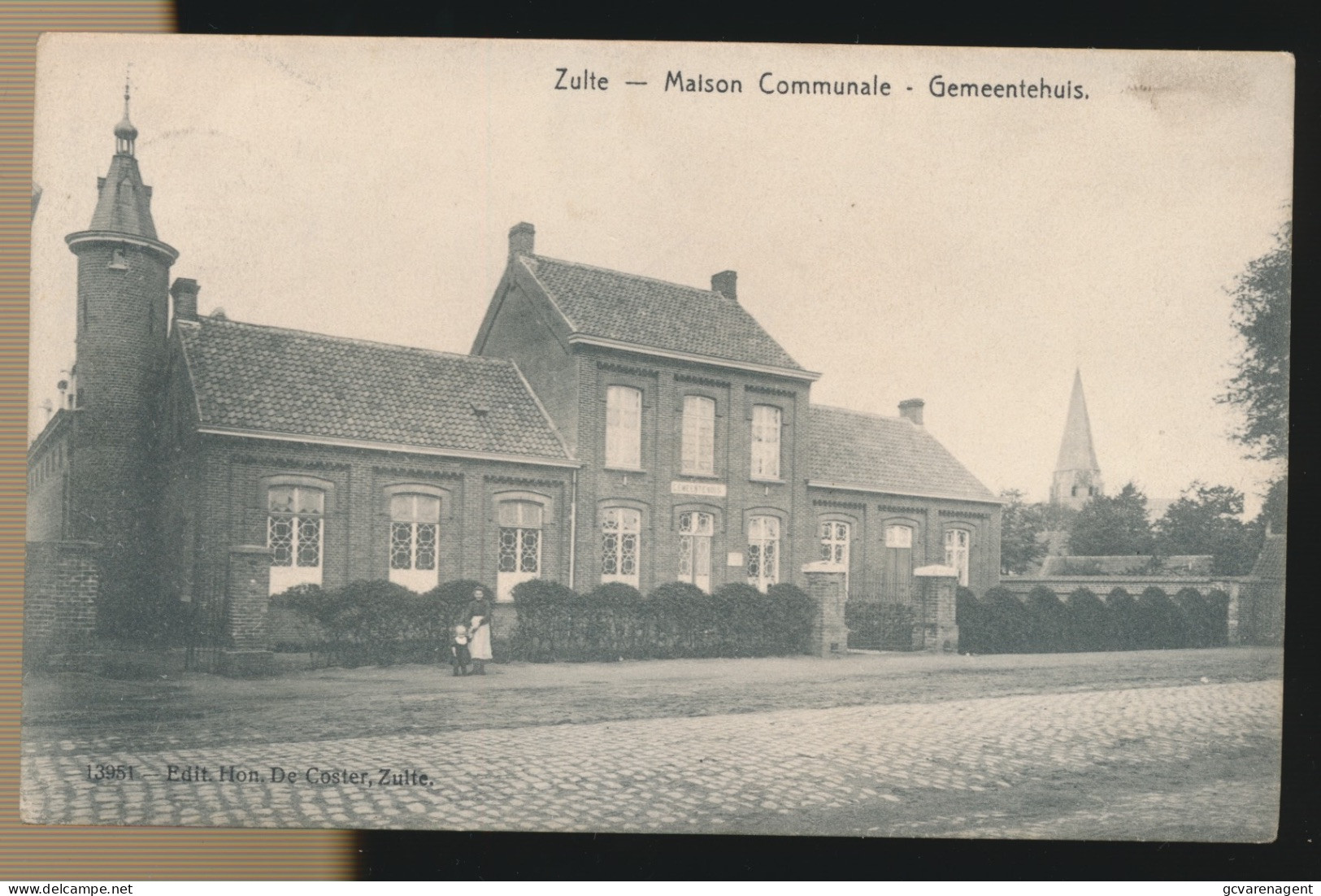 ZULTE      MAISON COMMUNALE                 2 SCANS