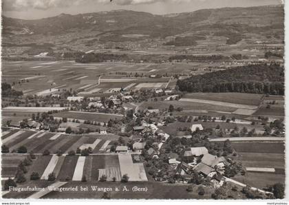 Suisse :  FLUGAUFNAHME  Wangenried bei  Wangen a A ( Bern )