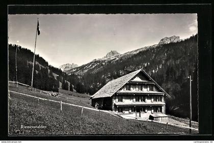 AK Riemenstalden ob Sisikon, Berghaus St. Bernhard, Alp Kirchrüti